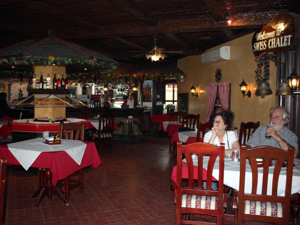 Swiss Chalet Angeles Exterior photo